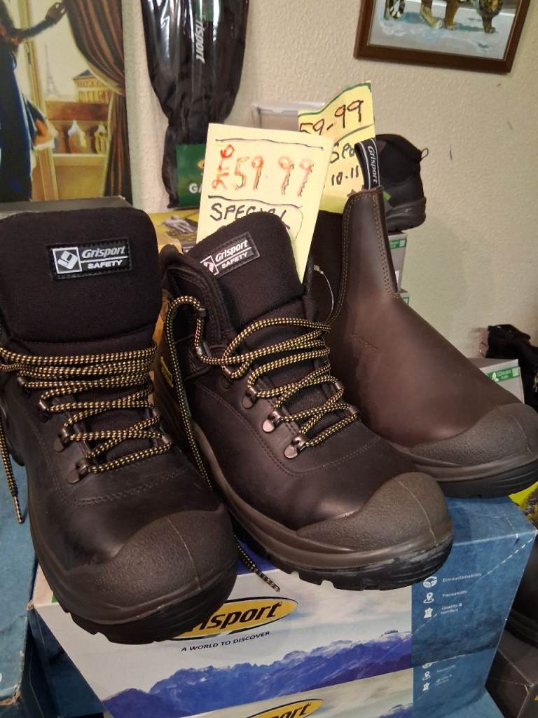 Work boots safely  and  non safely 