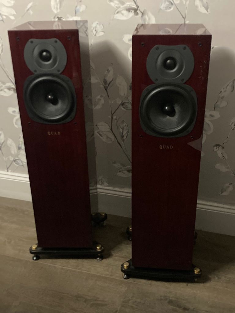 Floor standing speakers 