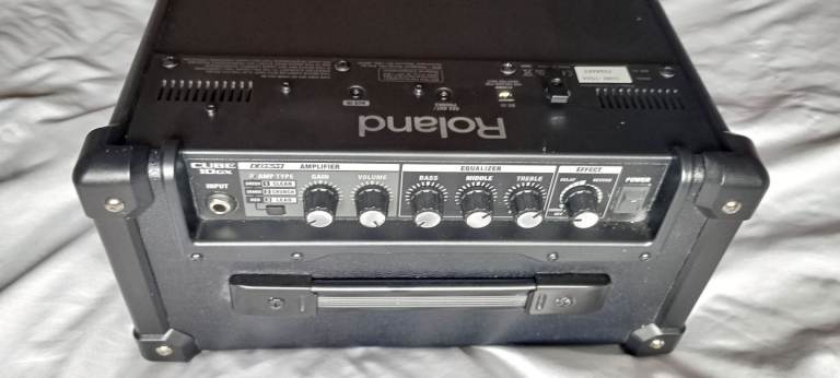 ROLAND cube 10Gx QUALITY electric guitar amplifier LIKE NEW