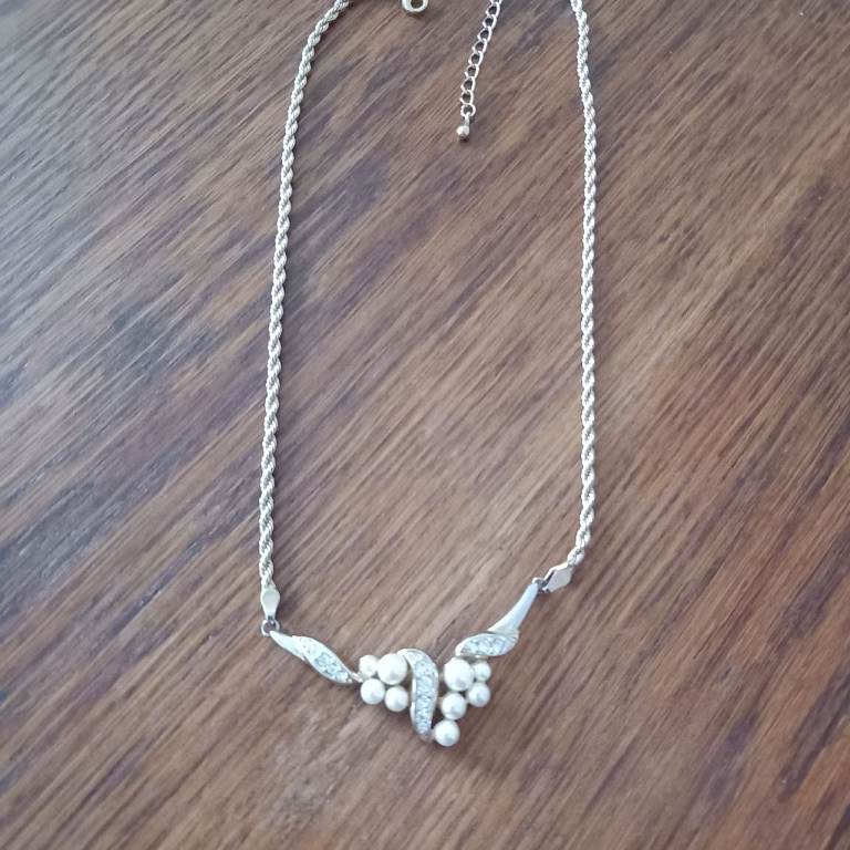 Beautiful occasion necklace