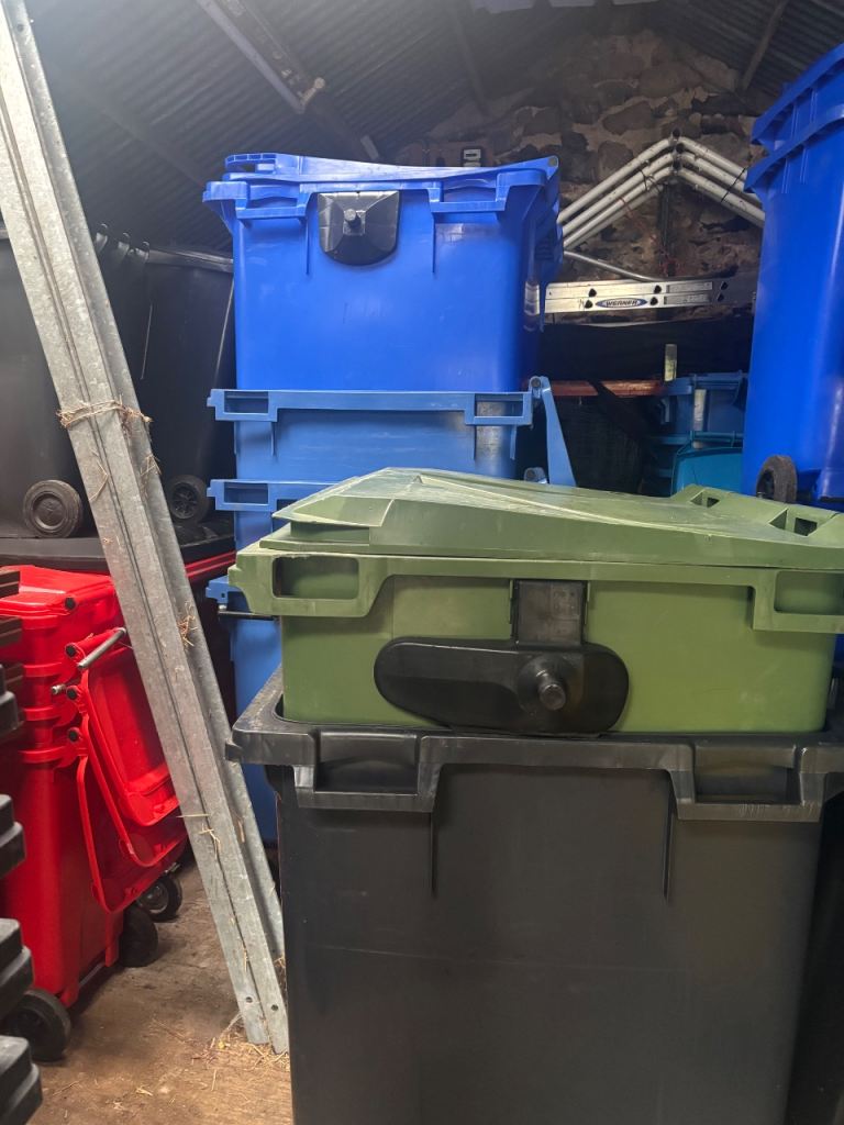 1100L Wheelie Bins