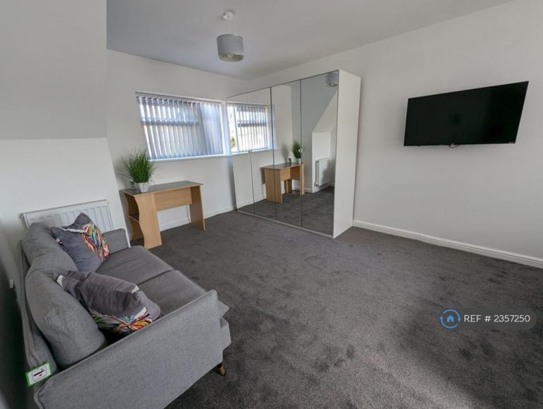 1 bedroom in St Andrews Way, Slough, SL1 (#2357250)