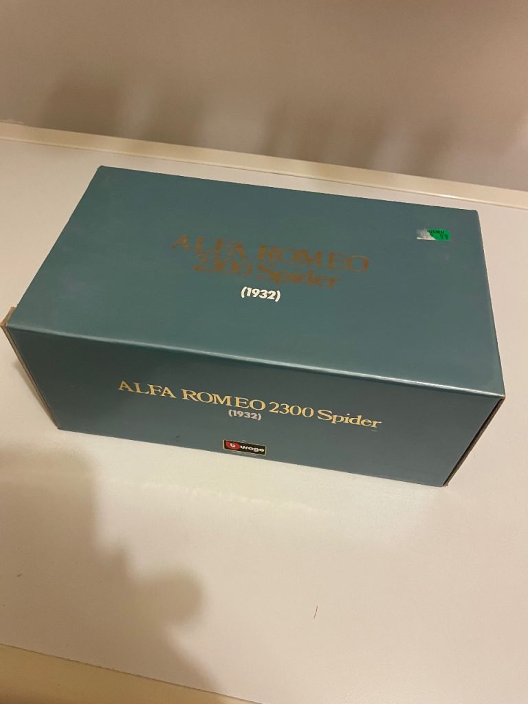 Burago model Alfa Romeo 2300 Spyder