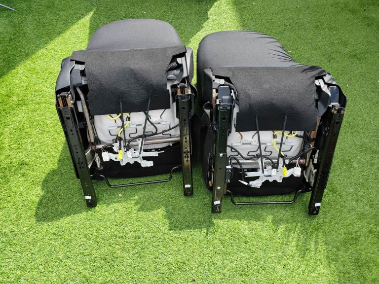 TOYOTA C-HR DYNAMIC SEATS SET FRONT AND REAR 68 PLATE. FIT 2016 - 2023