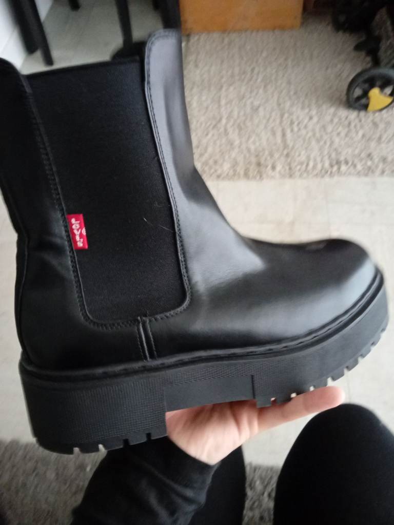 Black boots 