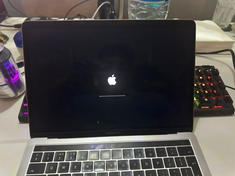 Apple MacBook Pro 13” 2016 A1708 | Intel i5 | 8GB RAM | 256GB SSD | FAULTY
