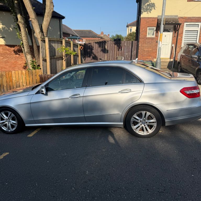 Mercedes-Benz, E CLASS, Saloon, 2012, Semi-Auto, 2143 (cc), 4 doors
