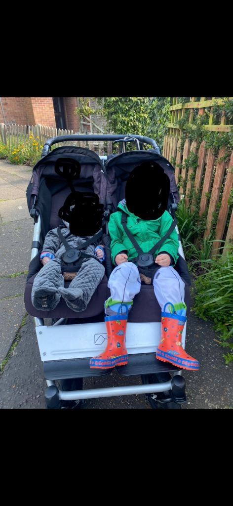 Double buggy super light push with one finger 