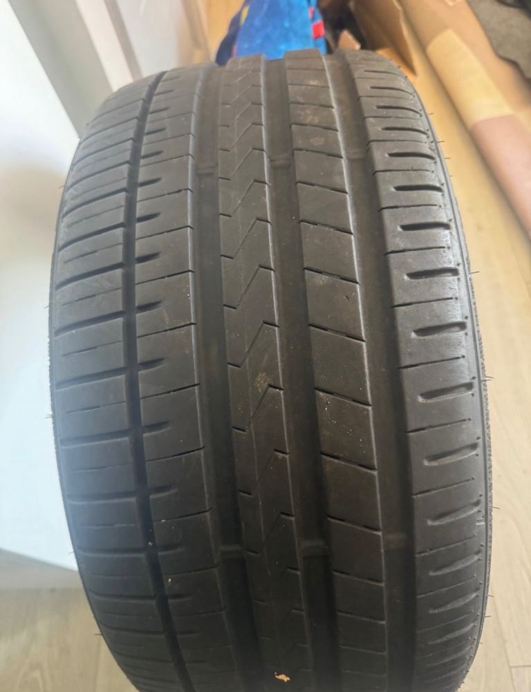 Falken tyre as new 245 35 19