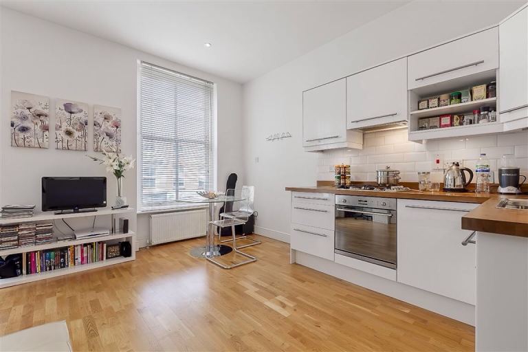Modern and Bright 1 Bedroom flat in Maida Vale (No Agents)
