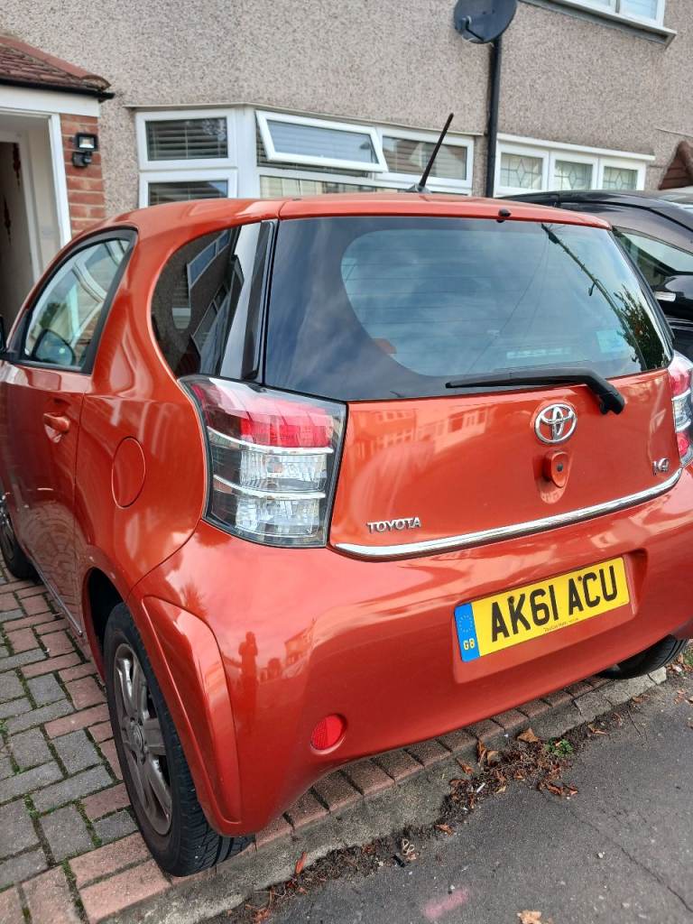 Toyota, IQ, Hatchback, 2011, Manual, 998 (cc), 3 doors