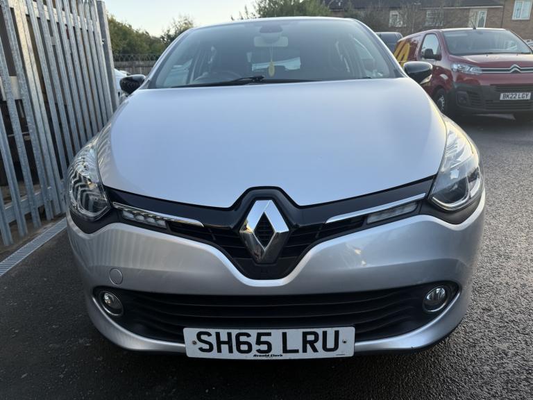 RENAULT CLIO 1.5 Dynamique Nav dCi 90 2015