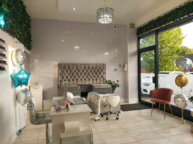 Shop to rent in Gorton 