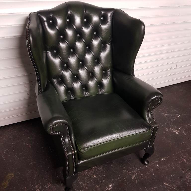 Beautiful Dark Green Leather Chesterfield Winged arm chair QUEEN ANNE - Stud detail