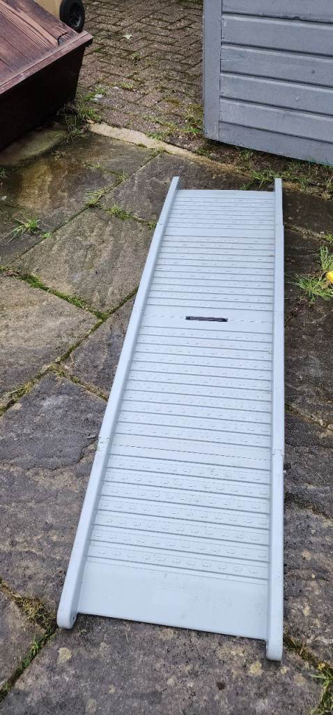 Pet ramp plastic foldable