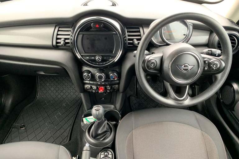 2020 MINI Hatch 1.5 Cooper Classic II 3dr Hatchback PETROL Manual