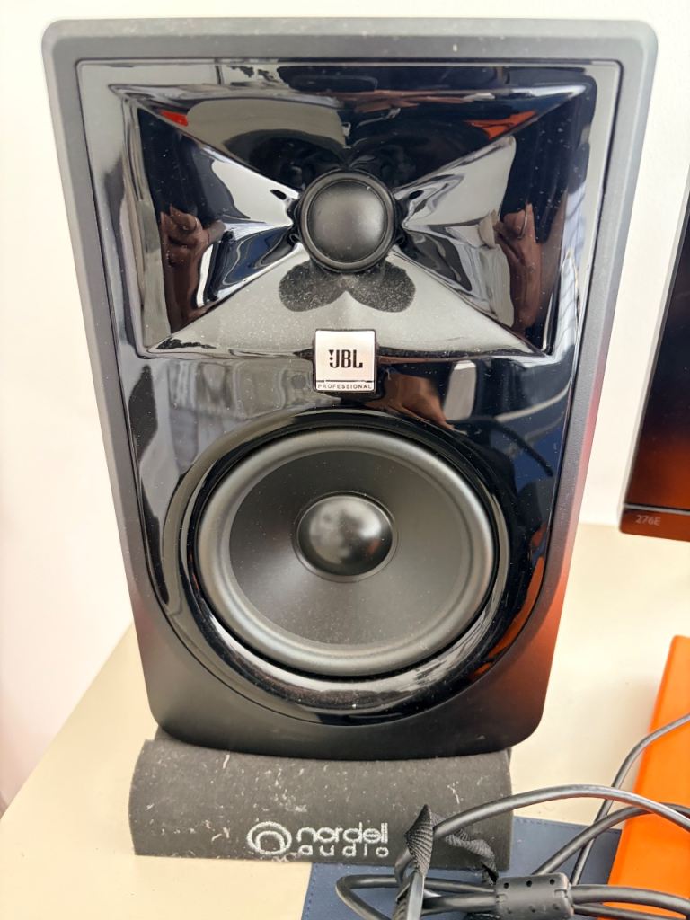 JBL 305P MkII Pair Powered Studio Monitor Speakers - As Good As New