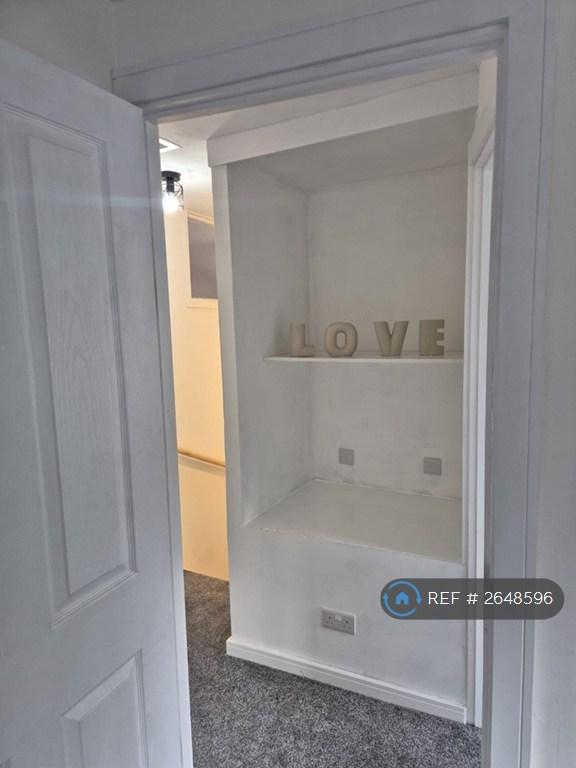 3 bedroom house in Counts Farm Road, Corby, NN18 (3 bed) (#2648596)