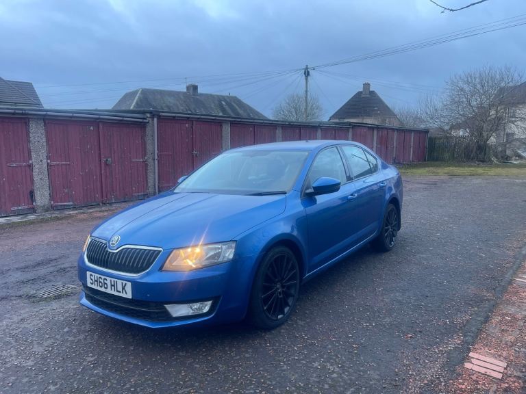 Skoda, OCTAVIA, Hatchback, 2016, Semi-Auto, 1598 (cc), 5 doors