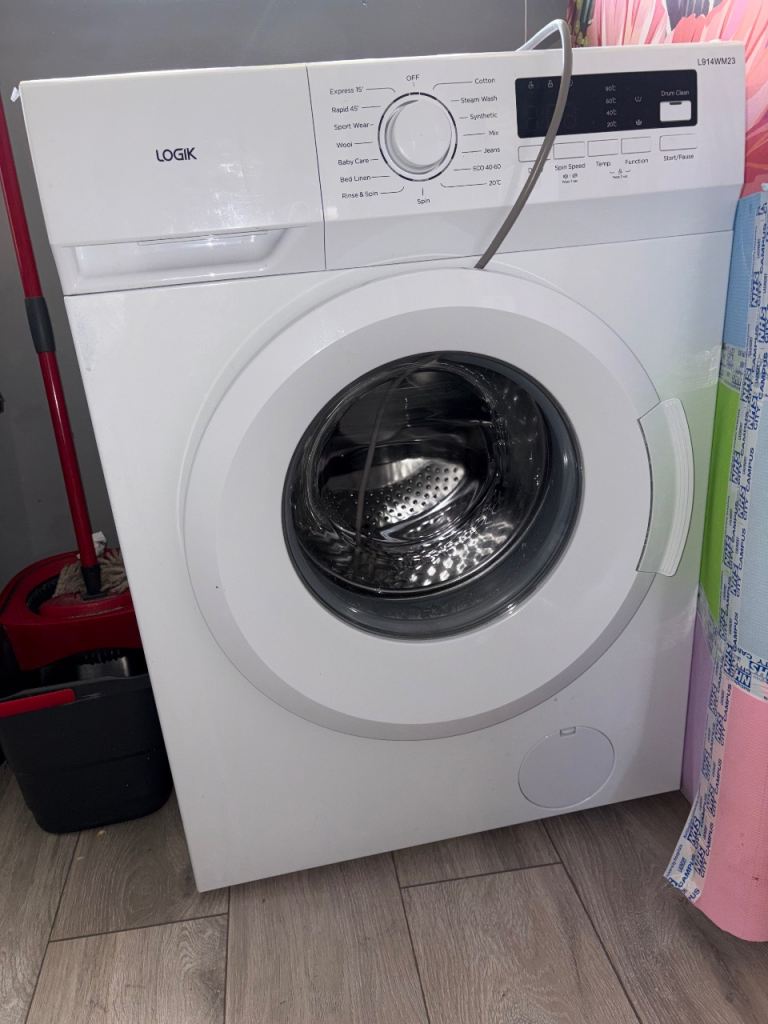 Logik 9kg washing machine immaculate used once