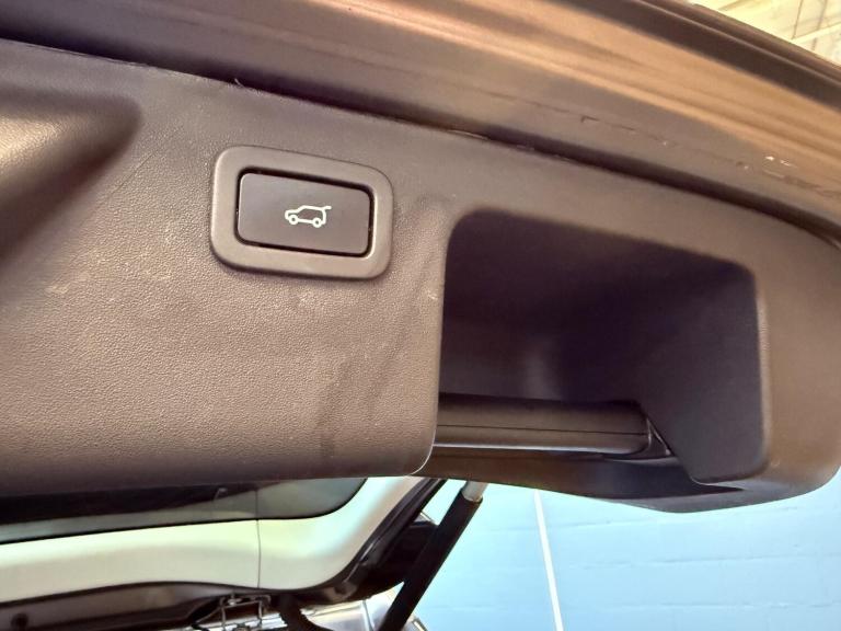 2017 Land Rover Discovery Sport 2.0 TD4 SE Tech 4WD Euro 6 (s/s) 5dr ESTATE Diesel Manual