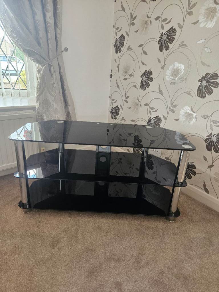 Glass tv stand good clean condition 
