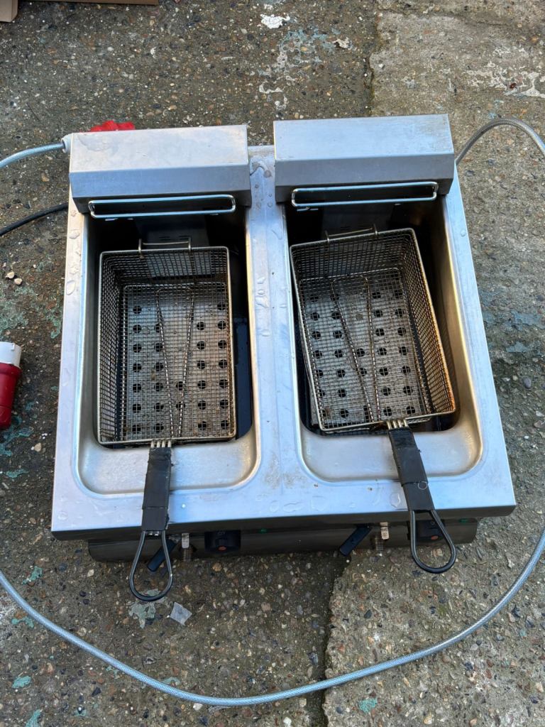 Lincat Commercial Double Electric Fryer – Twin Tank – Catering Equipment