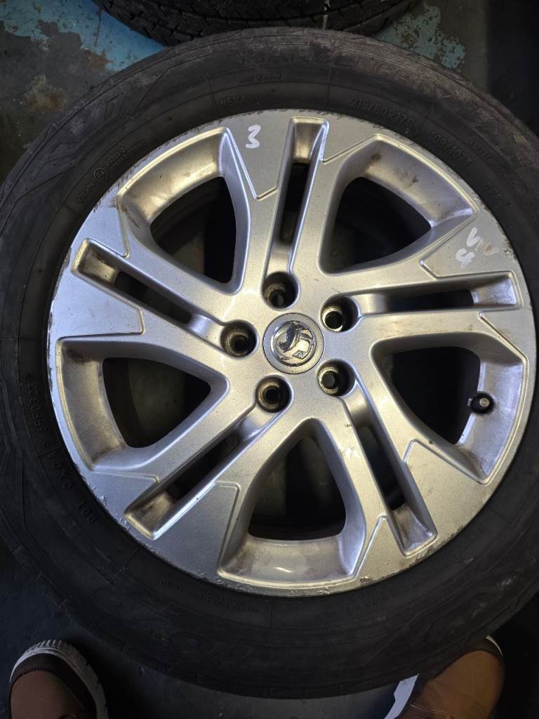 Vivaro Vauxhall  17inch wheels