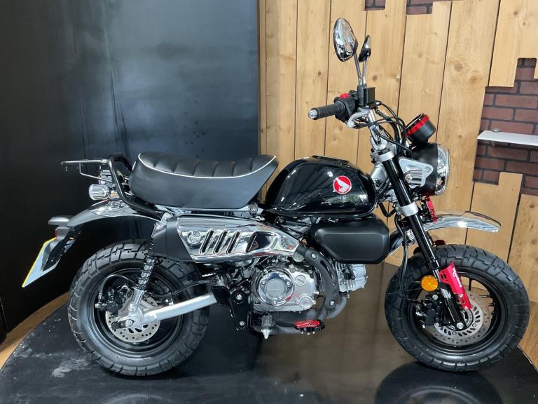 Honda Monkey Z 125 Monkey MA-S 2025 just 753 Miles! FREE UK DELIVERY! Stunning!