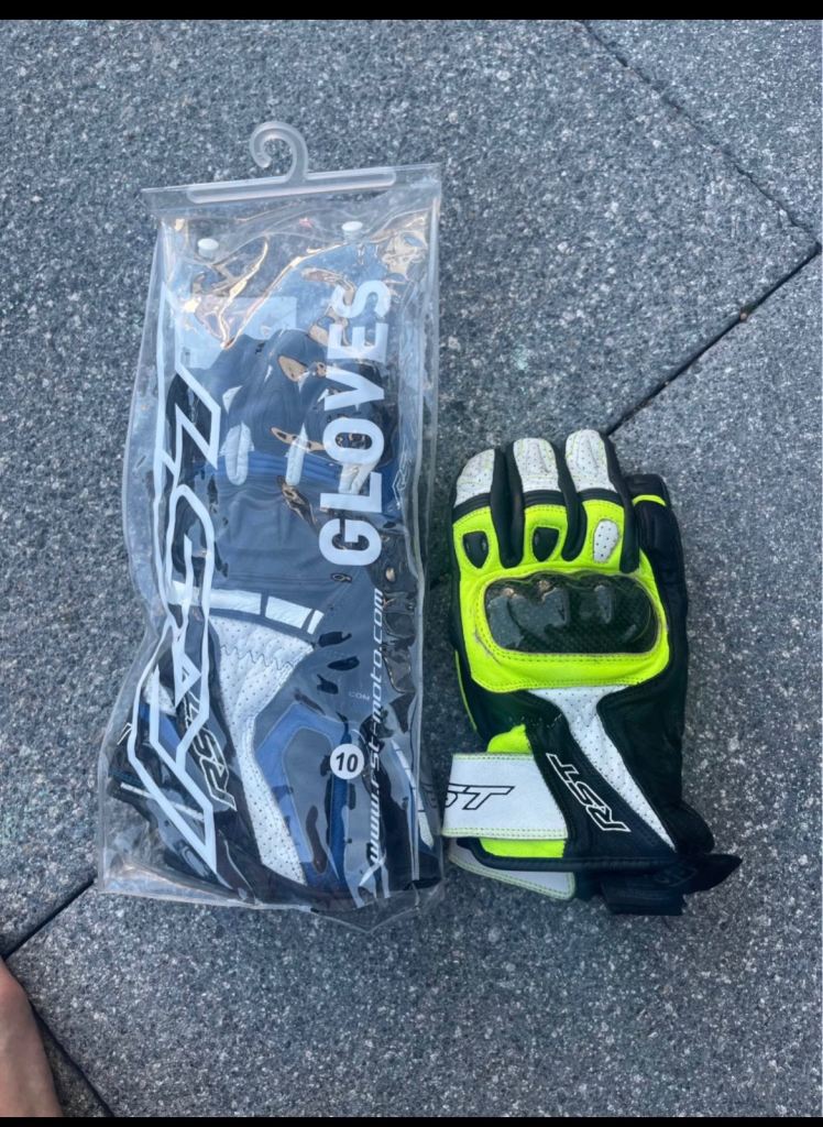 Two pairs of RST motorbike gloves. Both size Large/10