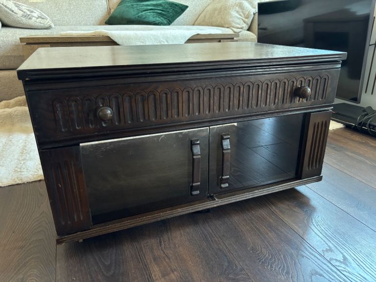 Retro solid wood tv cabinet