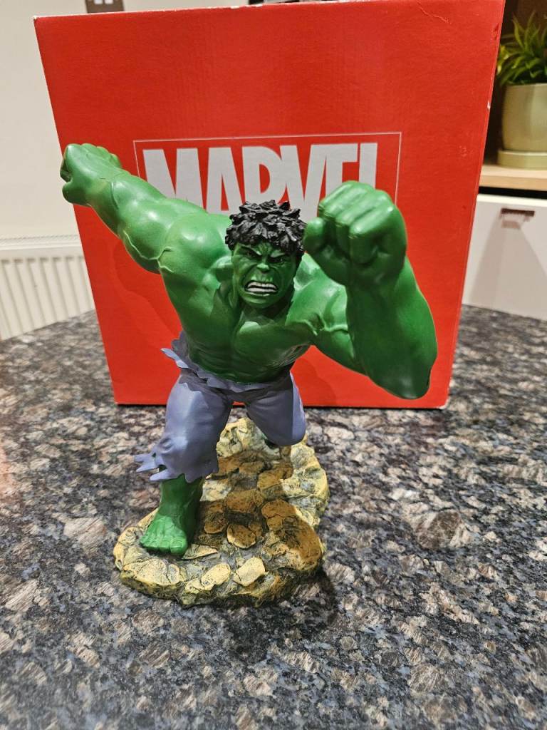  New Enesco Marvel Collectable HULK Large Figure. £35 each or 4 different ones for £120