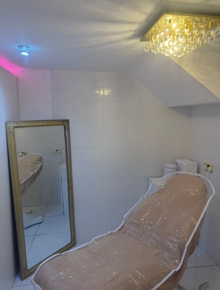 Beauty room to rent £500pcm