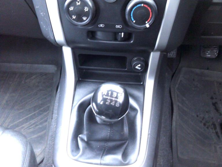 ISUZU D-MAX 2.5 TD Eiger 2015