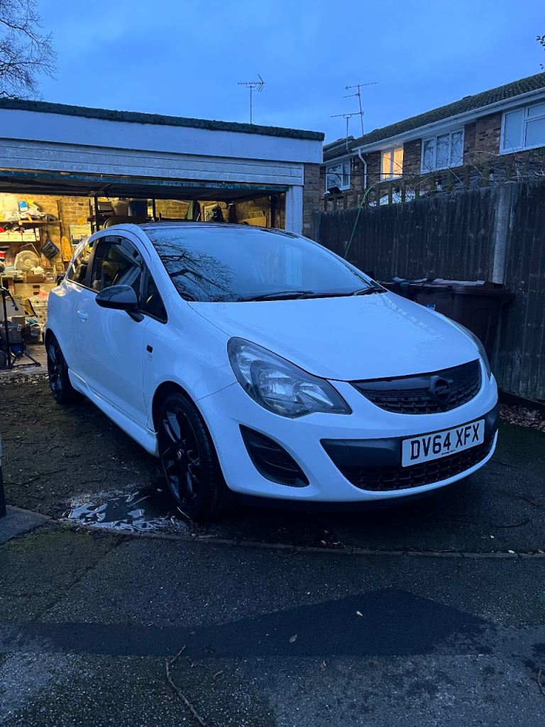 Vauxhall Corsa Limited Edition 1.2 Petrol – 2014 – White – Very Well Maintained