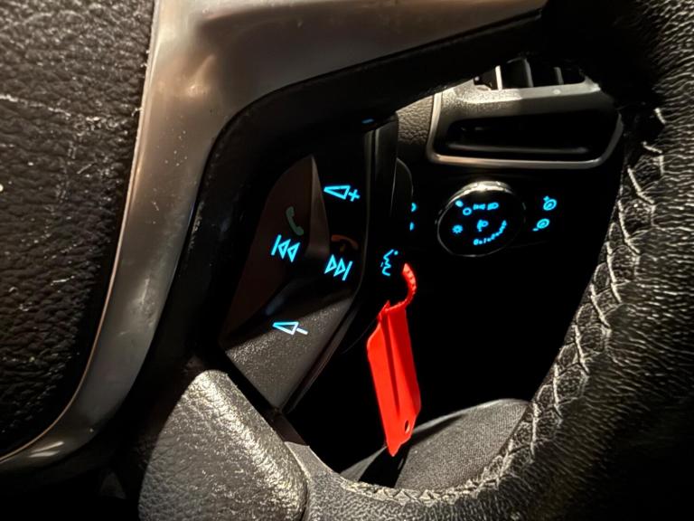 2011 Ford Focus 1.6 125 Zetec 5dr HATCHBACK PETROL Manual