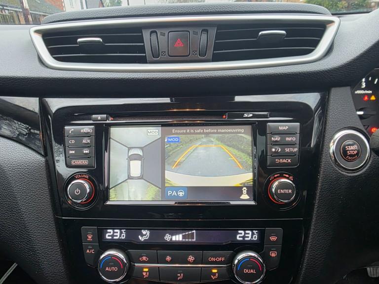 2015 Nissan Qashqai 1.5 dCi Tekna 5dr HATCHBACK Diesel Manual