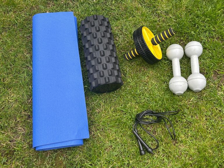 Fitness Set  Mat, roller, 2.5kg weights, skipping rope & ab roller  Good Condition 