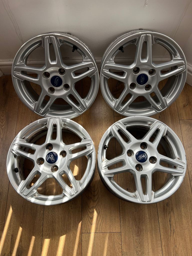 08-17 FORD FIESTA MK7 15 INCH ALLOY  WHEELS VERY GOOD CONDITION 