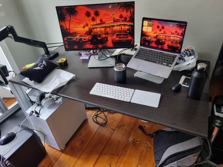 Dark Wood Office Desk with Metal Frame – Good Condition (139x72cm)