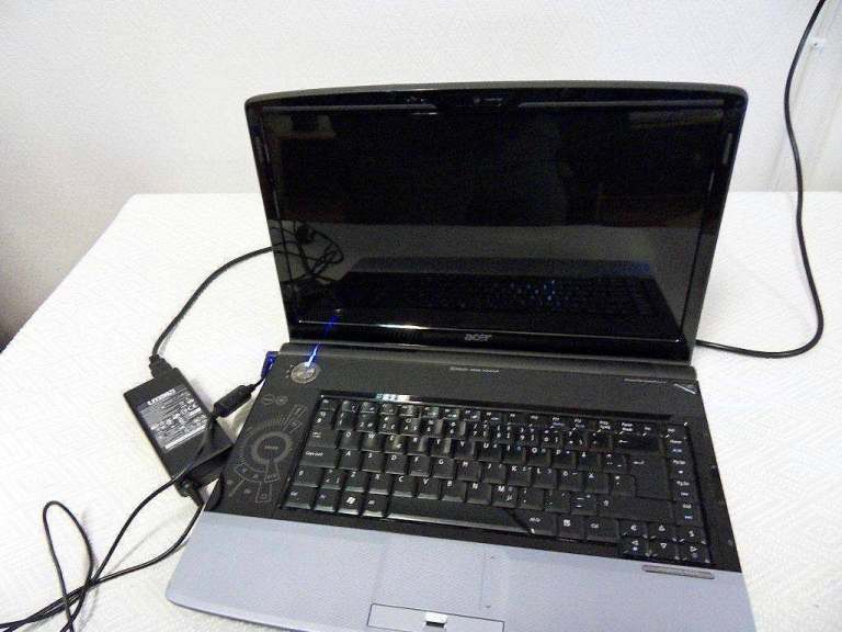 ACER ASPIRE 6920 GAMING LAPTOP 16 INCH  COMES WITH CHARGER