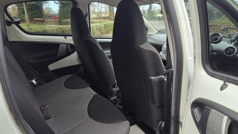 2012 Toyota AYGO 1.0 VVT-i Fire Euro 5 5dr HATCHBACK Petrol Manual