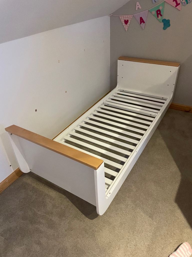 SnuzKot Cot Bed and Changing Unit – White, Good Condition