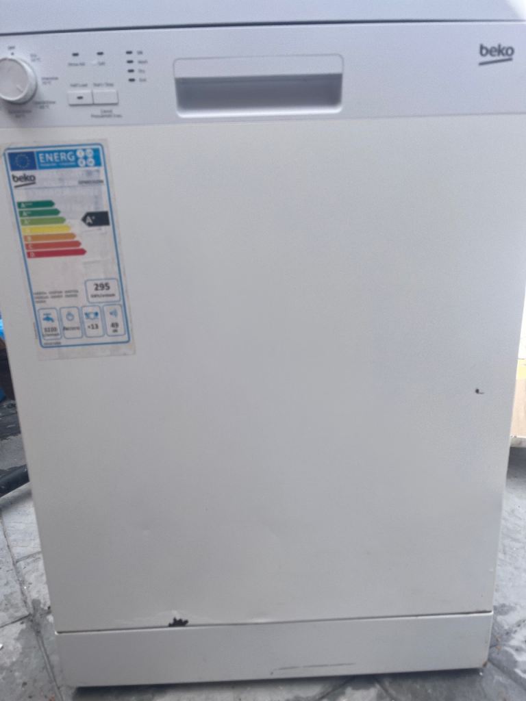 Beko Dishwasher – Excellent Condition