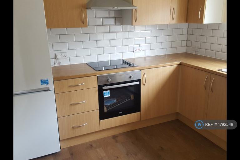 4 bedroom flat in Patrick Connolly Gardens, Bow, E3 (4 bed) (#1792549)