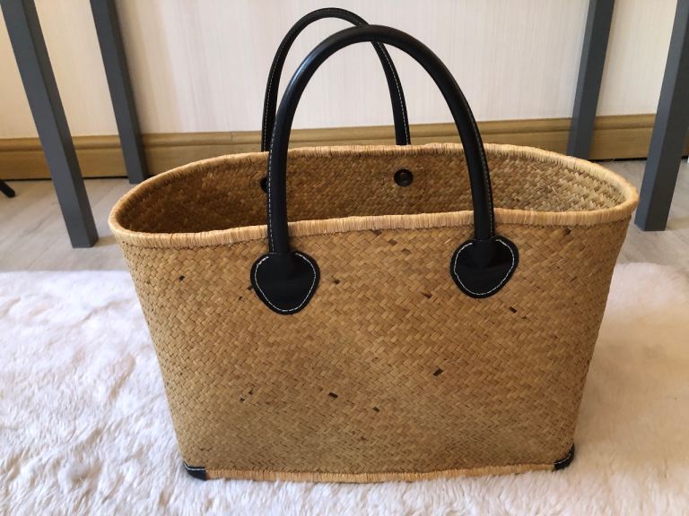 Beach picnic straw basket bag