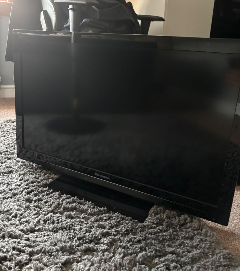 Panasonic 32” Tv