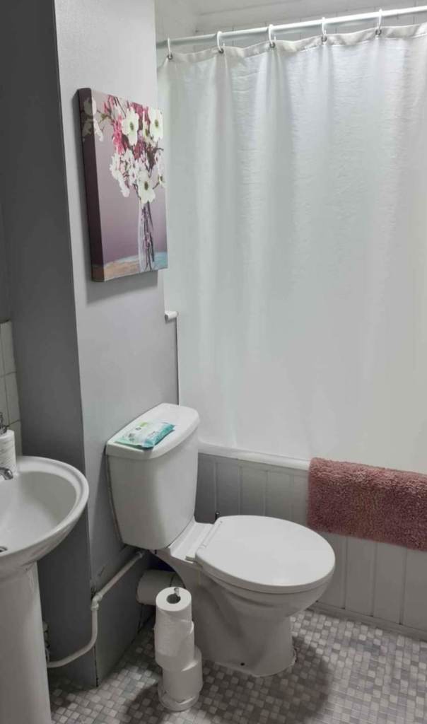 Roop available to rent