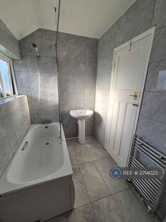 1 bedroom in Princes Park Lane, Hayes, UB3 (#2714023)