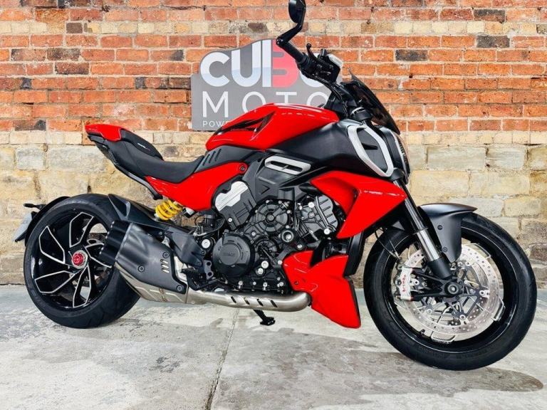 DUCATI DIAVEL V4 2023 73